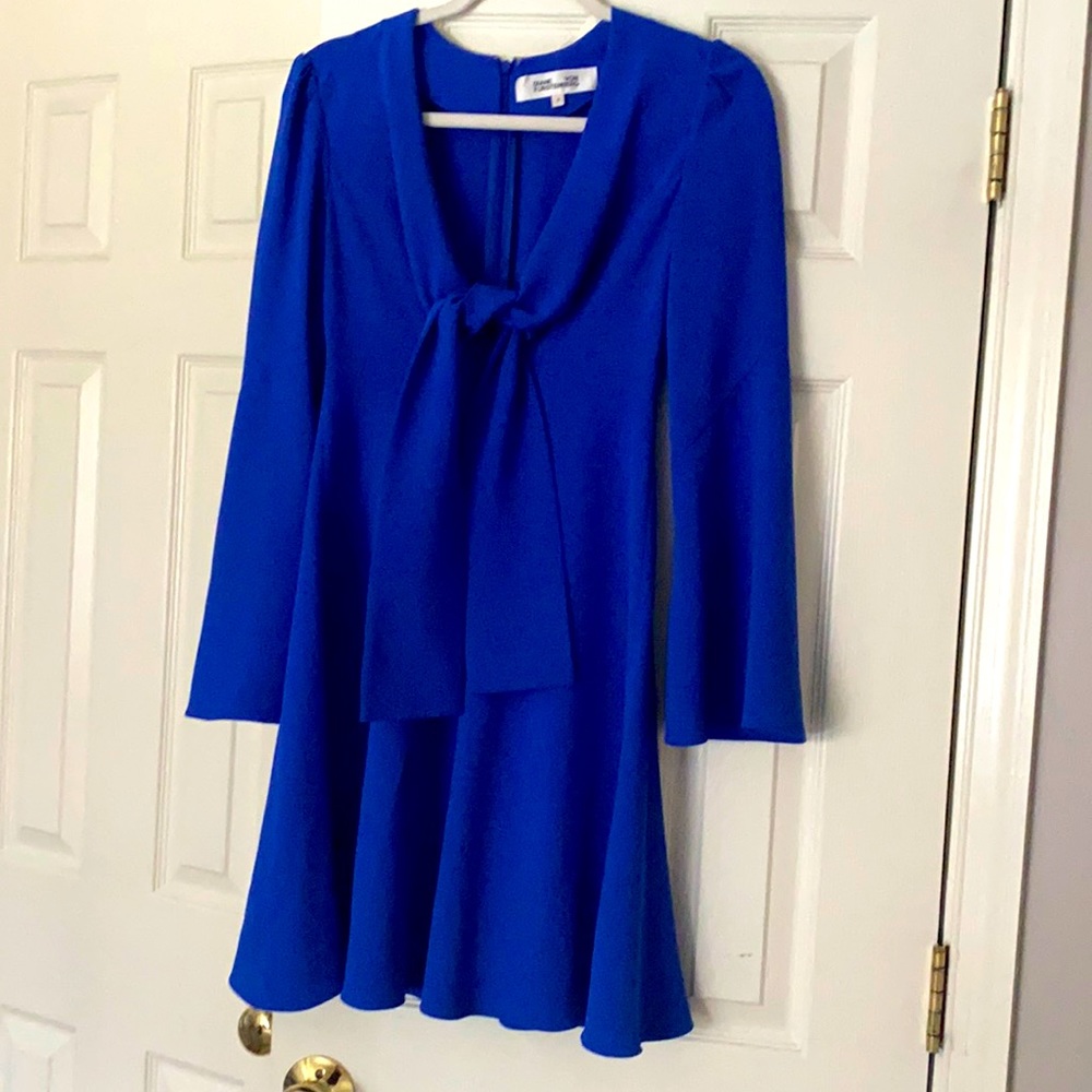 Diane Von Furstenberg V Neck Navy Blue Dress, Size 2